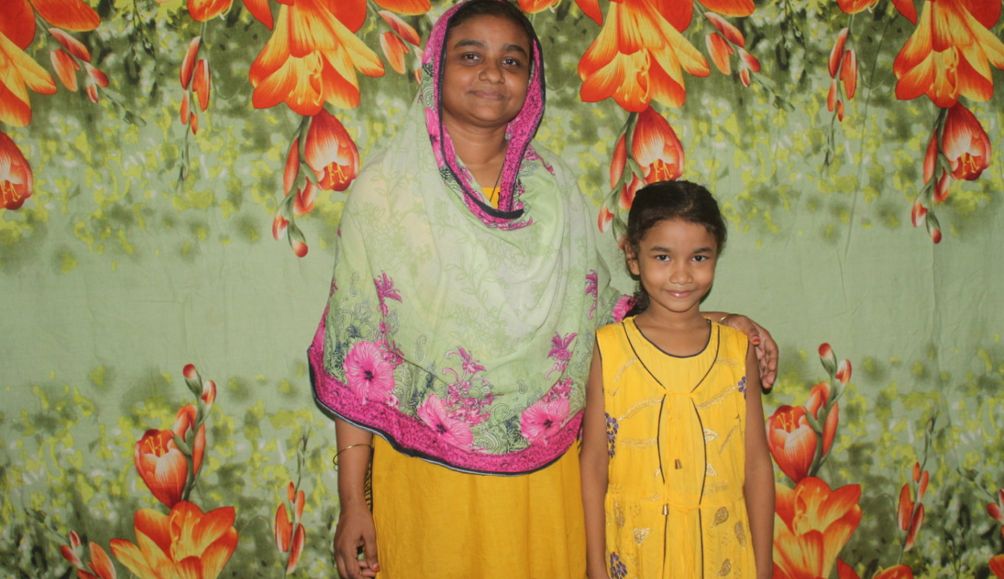 31-year-old Nilufa and her daughter Tasfia received food packages from ActionAid when the Covid-19 pandemic hit Bangladesh.
