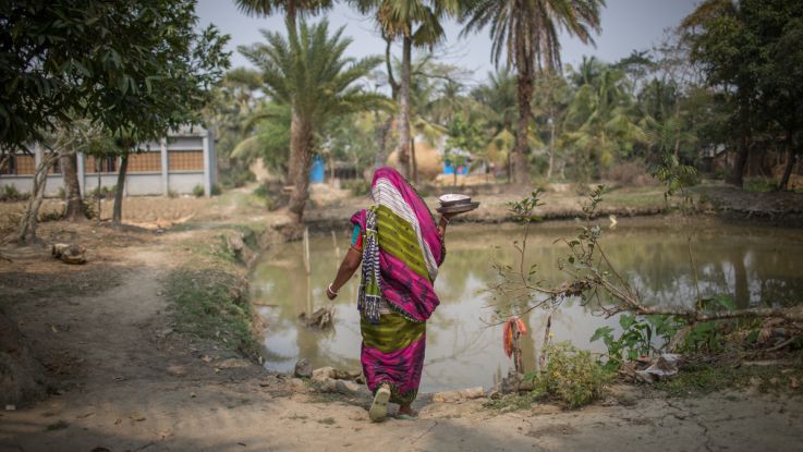 In southern Bangladesh, one of the world’s most disaster-prone areas, climate change has increased the frequency of cyclones, tidal surges, coastal erosion and drought
